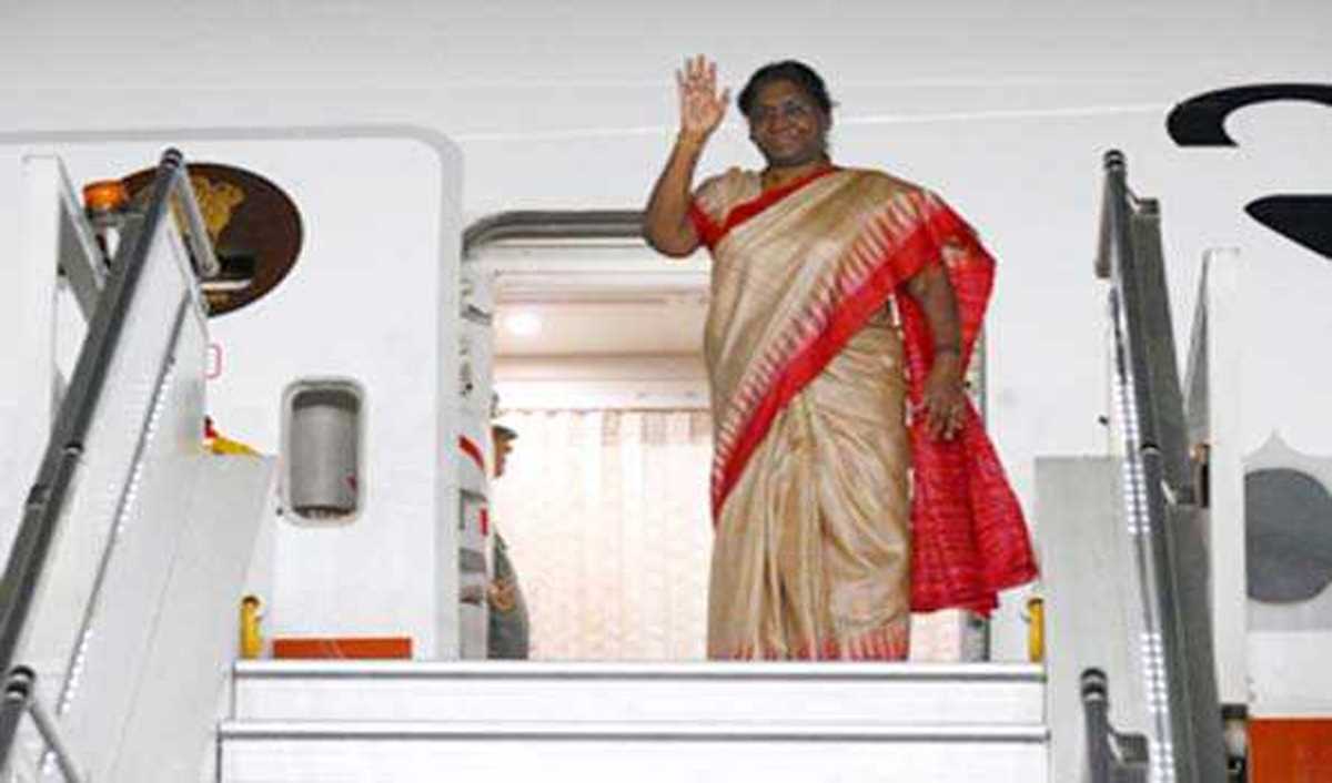 राष्ट्रपति मुर्मू सूरीनाम और सर्बिया की यात्रा पर रवाना राष्ट्रपति मुर्मू सूरीनाम और सर्बिया की यात्रा पर रवाना